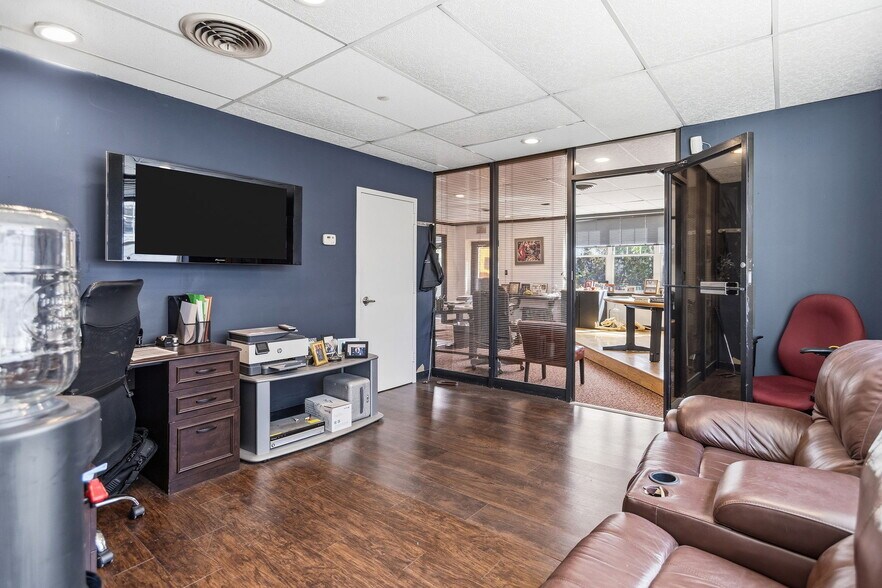 96 Haarlem Ave, White Plains, NY à vendre - Photo intérieure – Image 3 sur 34