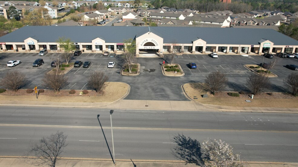2001 Club Manor Dr, Maumelle, AR à louer - Photo de l’immeuble – Image 3 sur 5