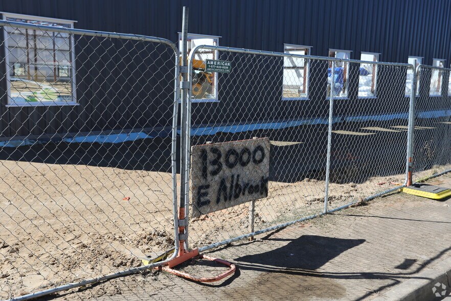 13000 Albrook Dr, Denver, CO à louer - Photo de l’immeuble – Image 3 sur 7