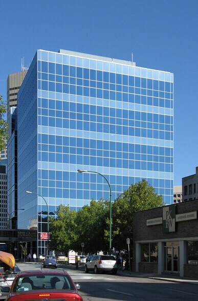200 Graham Ave, Winnipeg, MB à louer - Photo de l’immeuble – Image 2 sur 4