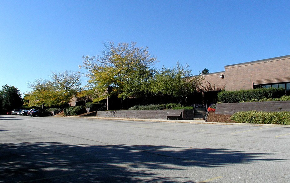1120 W Lake Cook Rd, Buffalo Grove, IL à louer - Photo de l’immeuble – Image 2 sur 5