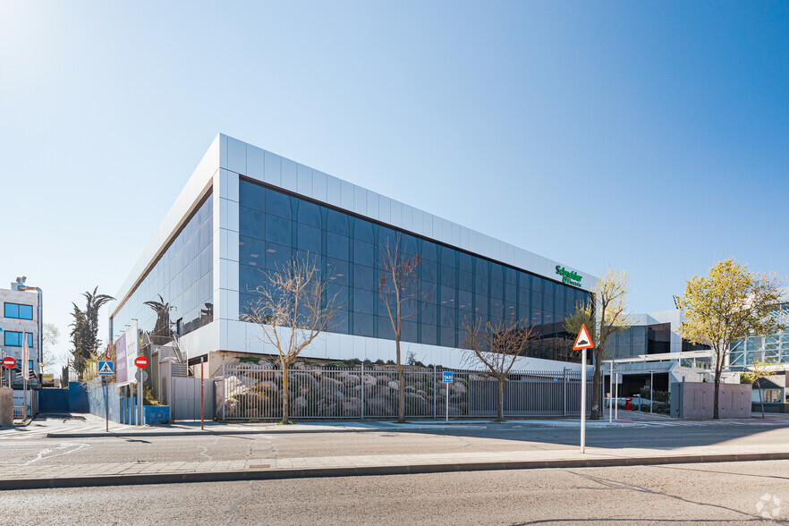 Avenida Tenerife, 4-6-6, San Sebastián de los Reyes, Madrid à louer - Photo de l’immeuble – Image 2 sur 11