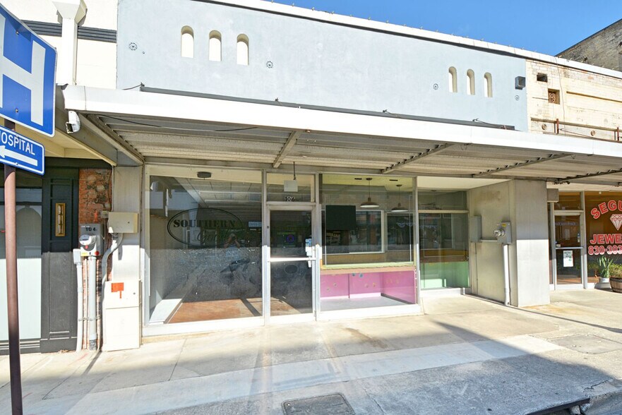 106 N Austin St, Seguin, TX à vendre - Photo de l’immeuble – Image 1 sur 19