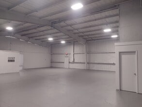 7826 Rhodes Rd, Hudson, FL à louer Photo intérieure– Image 2 sur 7