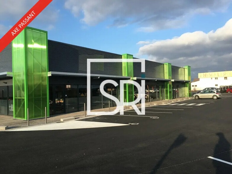 Local commercial dans Cournon-d'Auvergne à louer - Photo de l’immeuble – Image 1 sur 8