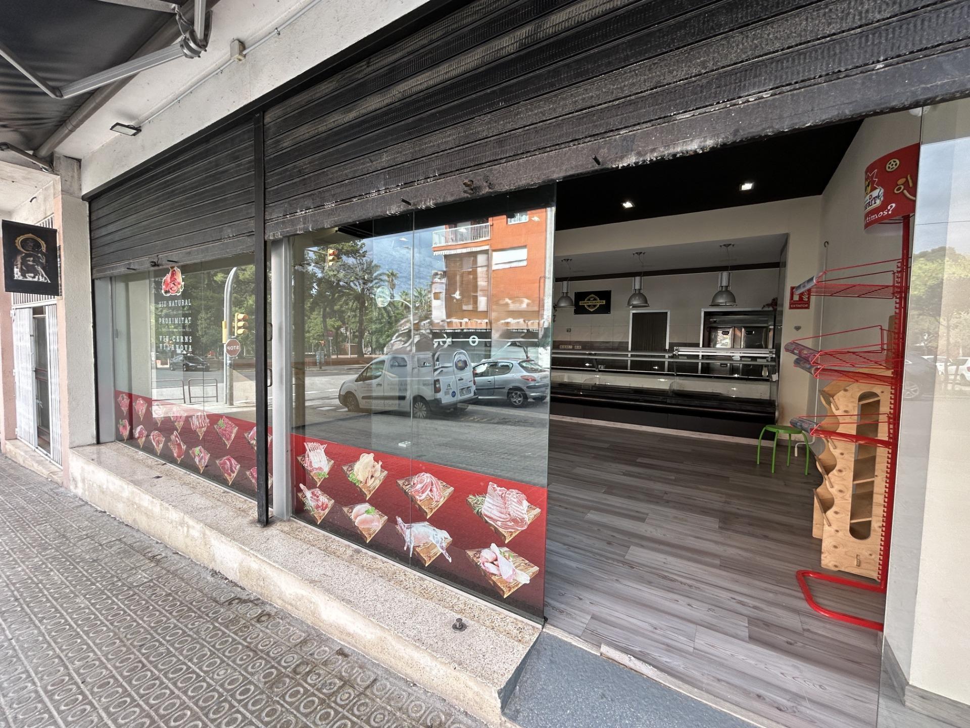 Local commercial dans Vilanova i la Geltrú, Barcelona à louer Photo de l’immeuble– Image 1 sur 6