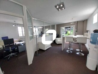 Plus de détails pour 5 Rue De Jouy, Champagne-sur-Oise - Bureau à louer