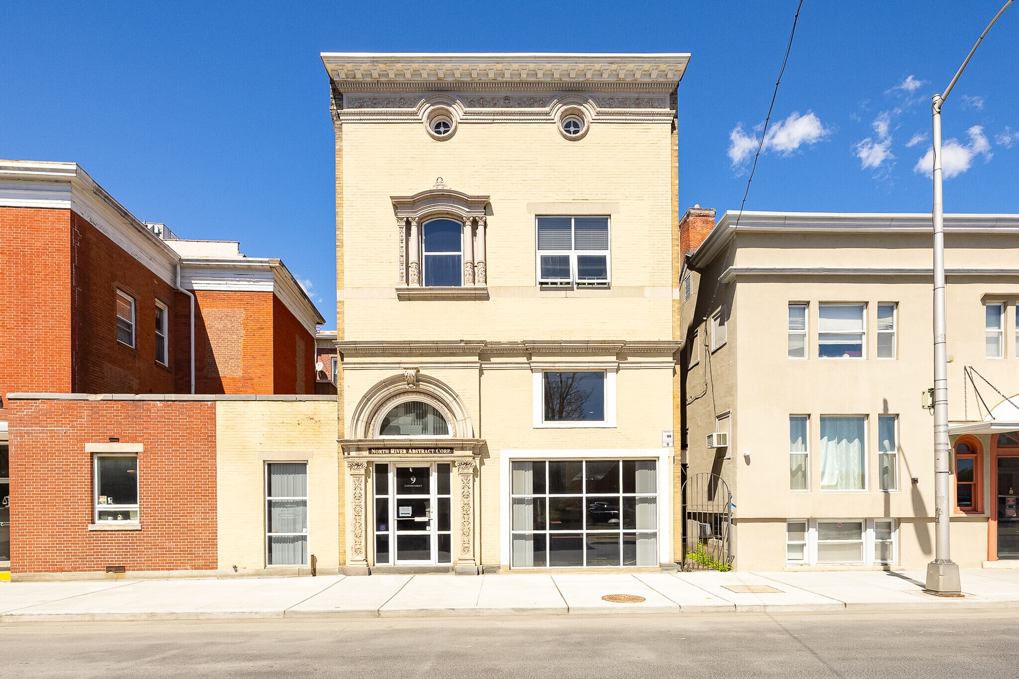 9 Cannon St, Poughkeepsie, NY à vendre Photo principale– Image 1 sur 33