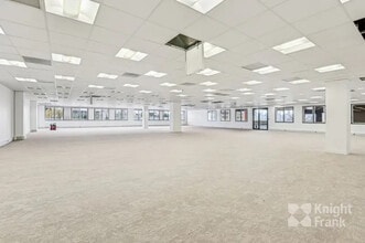 5 Boulevard Des Bouvets, Nanterre à louer Photo intérieure– Image 2 sur 4