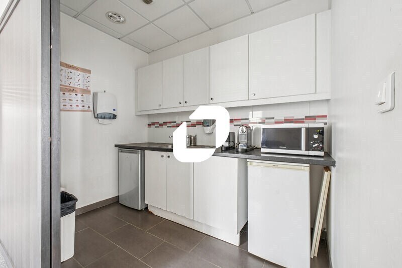 Bureau dans Noisy-le-Roi à louer - Photo intérieure – Image 3 sur 15