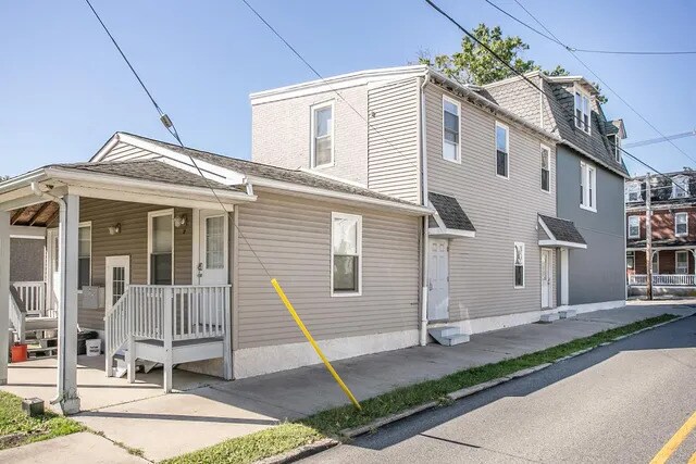 237 Franklin Ave, Phoenixville, PA à vendre - Photo de l’immeuble – Image 1 sur 7