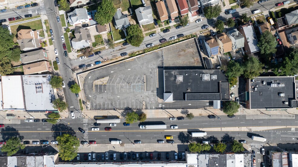 218-03-09 Hempstead Ave, Queens Village, NY à louer - Aérien – Image 2 sur 3