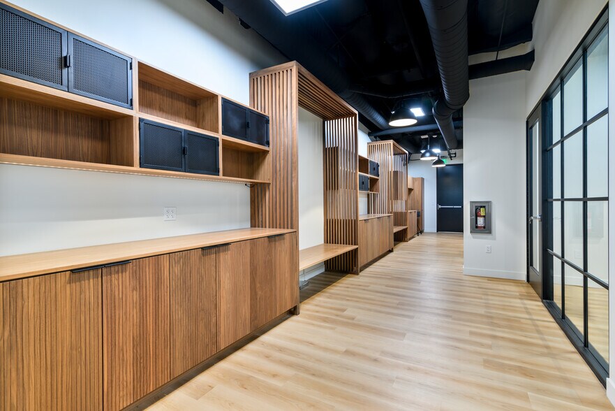 2150 N Trabajo Dr, Oxnard, CA à louer - Photo de l’immeuble – Image 3 sur 23