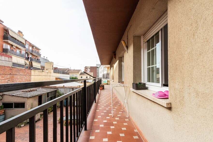 Immeuble residentiel dans Polinyà, Barcelona à vendre - Photo de l’immeuble – Image 2 sur 50