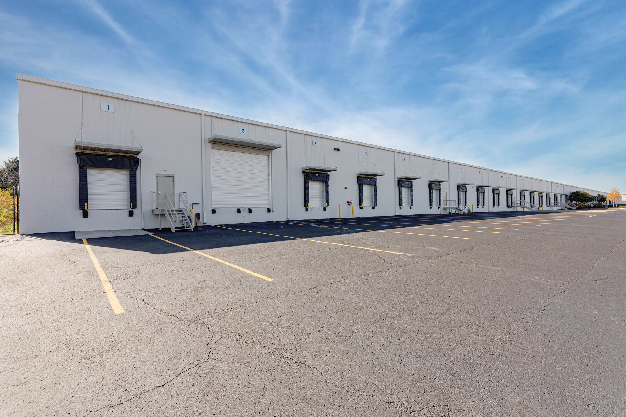 421 McNally Dr, Nashville, TN à louer Photo de l’immeuble– Image 1 sur 10