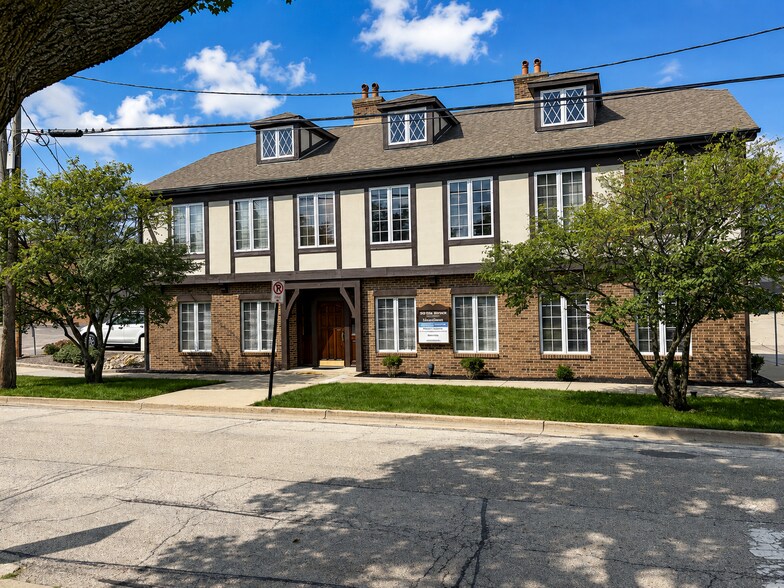 50 Ela St, Barrington, IL à louer - Photo de l’immeuble – Image 1 sur 11