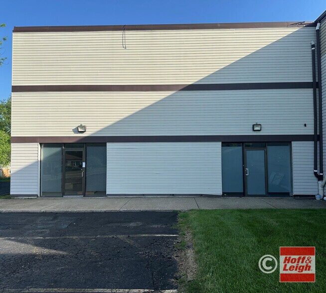 240 5th St SE, Barberton, OH à louer - Photo de l’immeuble – Image 2 sur 8