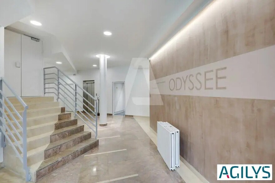 Bureau dans Massy à louer - Hall d’entrée – Image 1 sur 6