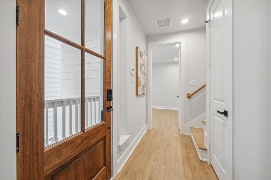 1037 W 17th St, Houston, TX à vendre - Photo intérieure – Image 2 sur 30