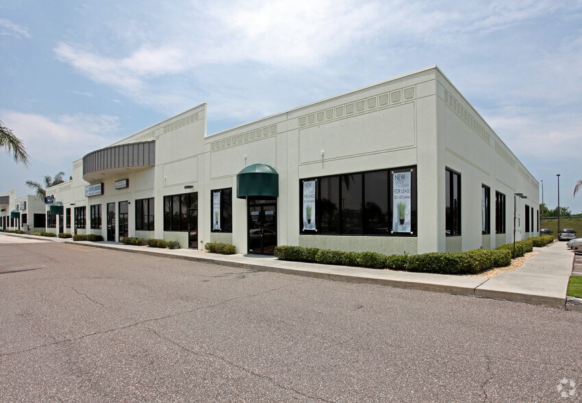 11513-11549 Lake Underhill Rd, Orlando, FL à louer - Photo principale – Image 2 sur 3