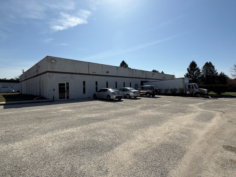 1002 Industrial Dr, West Berlin, NJ à louer - Photo de l’immeuble – Image 1 sur 5