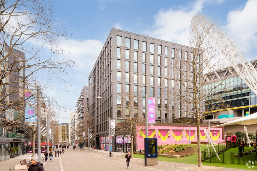 26 Wembley Park Blvd, Wembley à louer - Photo principale – Image 1 sur 29