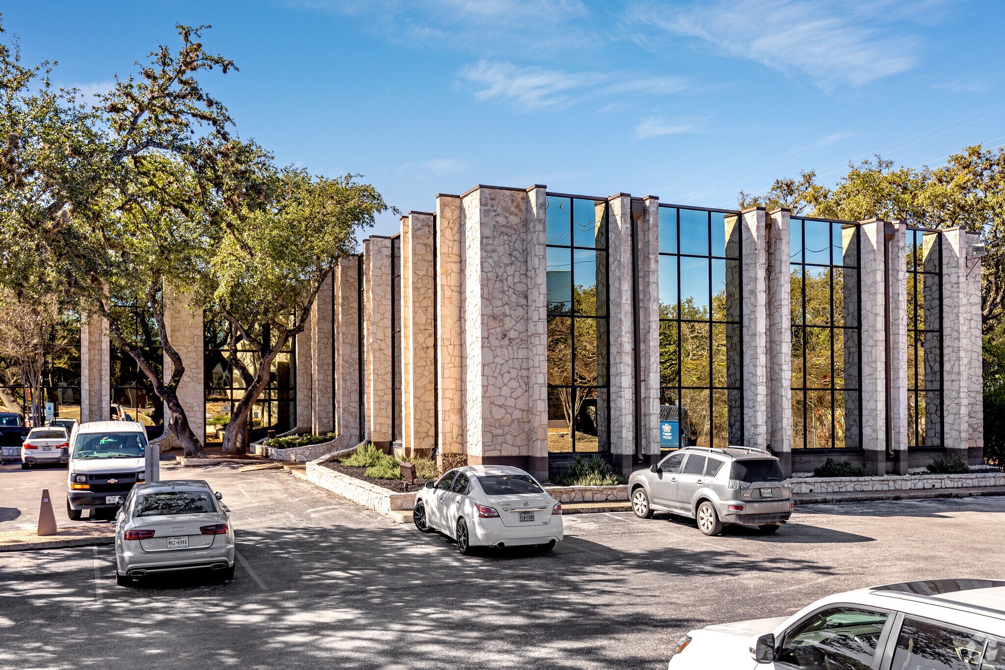 8632 Fredericksburg Rd, San Antonio, TX à louer Photo principale– Image 1 sur 6