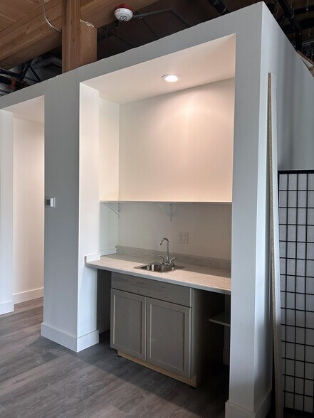 7373 N Philadelphia Ave, Portland, OR à louer - Photo de l’immeuble – Image 3 sur 22