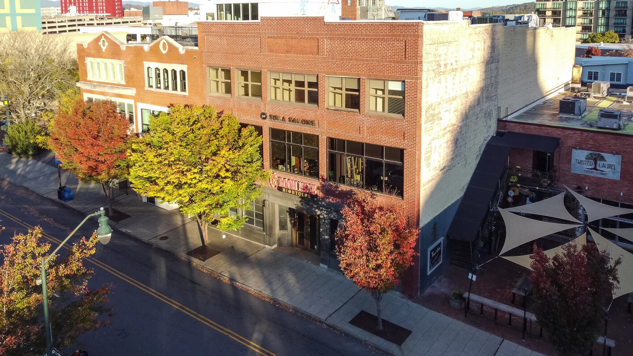 124 College St, Asheville, NC à vendre Photo de l’immeuble– Image 1 sur 32