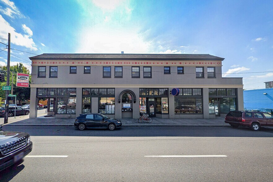 628-630 NE Broadway St, Portland, OR à louer - Photo principale – Image 1 sur 5