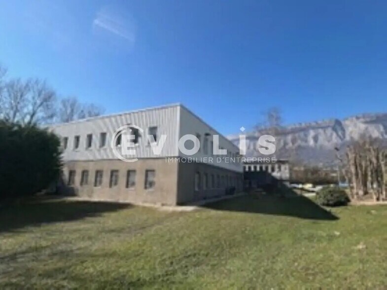 611 Rue Aristide Berges, Montbonnot-Saint-Martin à louer - Photo de l’immeuble – Image 3 sur 6