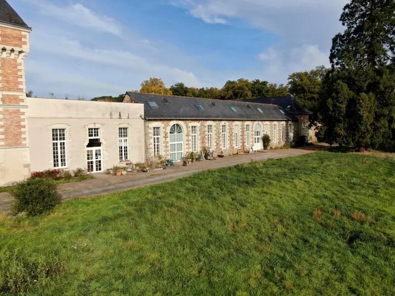 Bureau dans Le Cellier à vendre Photo de l’immeuble– Image 1 sur 27