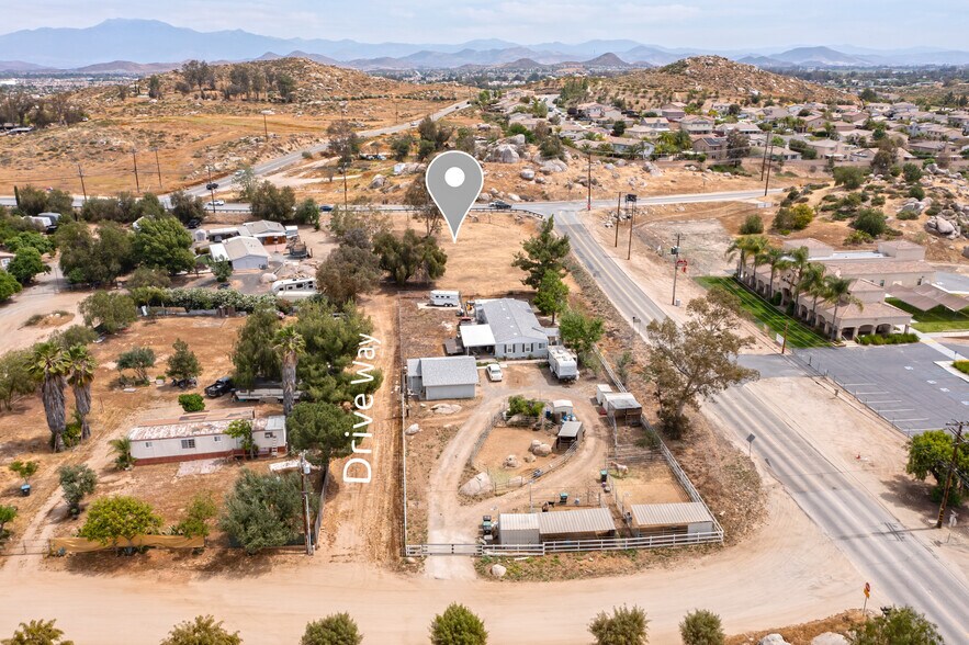 30990 Melvin St, Menifee, CA à vendre - Aérien – Image 2 sur 15