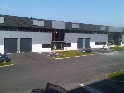 Local d’activités dans Saint-Denis à louer - Photo de l’immeuble – Image 2 sur 10