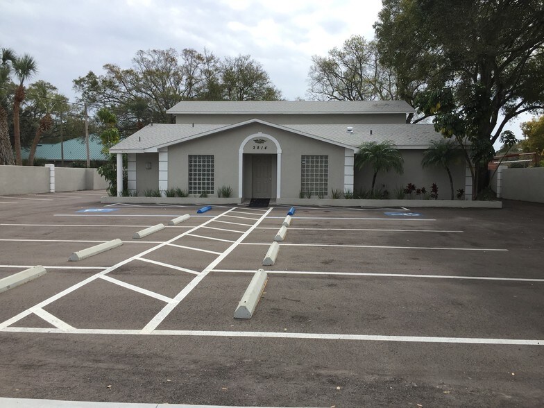 2814 W Dr Martin Luther King Jr Blvd, Tampa, FL à louer - Photo de l’immeuble – Image 1 sur 10