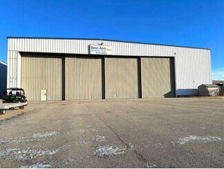 Plus de détails pour 10910 Airport Dr, Grande Prairie, AB - Industriel/Logistique à vendre