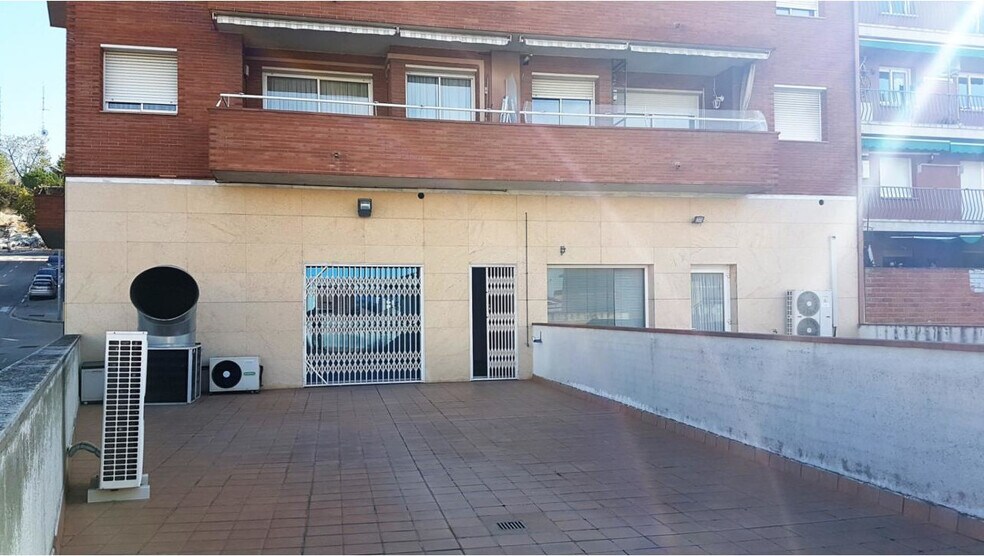Immeuble residentiel dans Granollers, Barcelona à vendre - Photo de l’immeuble – Image 2 sur 3