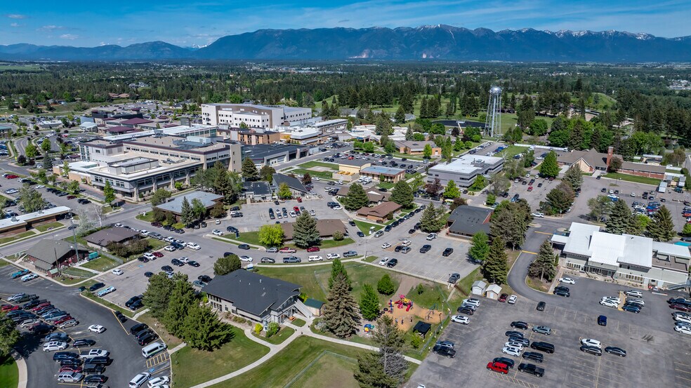 1250 Burns Way, Kalispell, MT à louer - Photo de l’immeuble – Image 3 sur 45