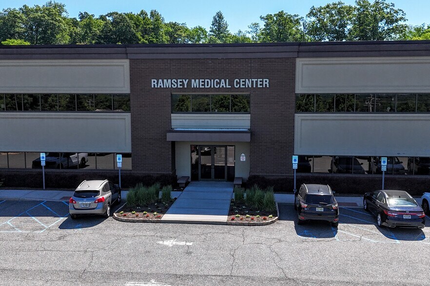 470 Franklin Tpke, Ramsey, NJ à louer - Photo de l’immeuble – Image 3 sur 37