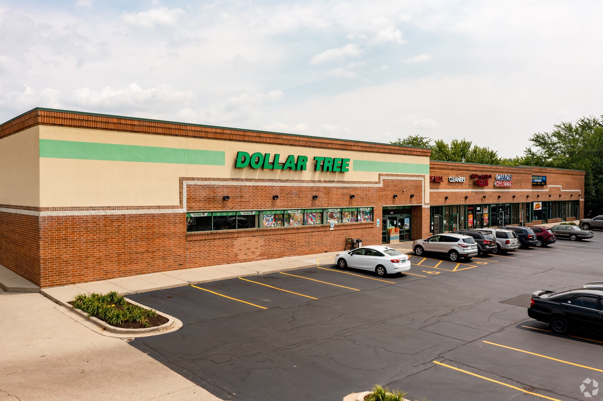 943-955 N McLean Blvd, Elgin, IL à louer Photo principale– Image 1 sur 27