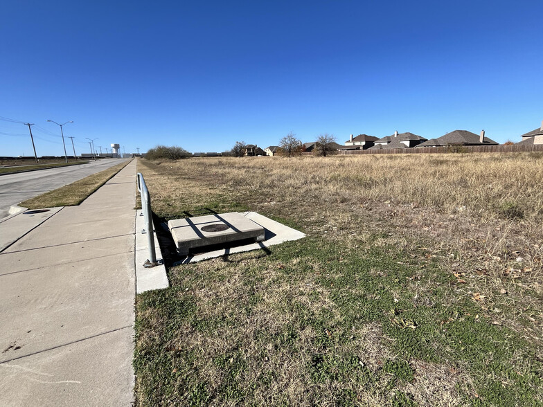 East Bailey Boswell Rd, Saginaw, TX à louer - Photo de la construction – Image 2 sur 6