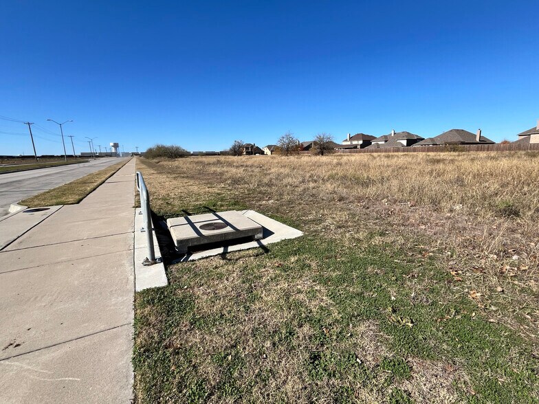 East Bailey Boswell Rd, Saginaw, TX à louer - Photo de la construction – Image 3 sur 7