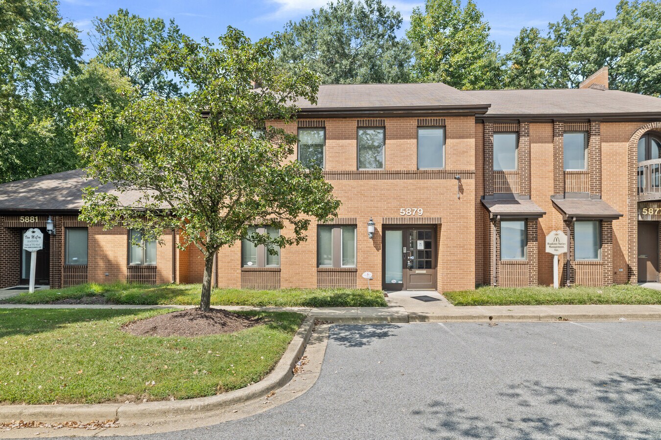 5875-5881 Allentown Rd, Suitland, MD 20746 - Lot 39 -  - Photo intérieure - Image 2 of 44