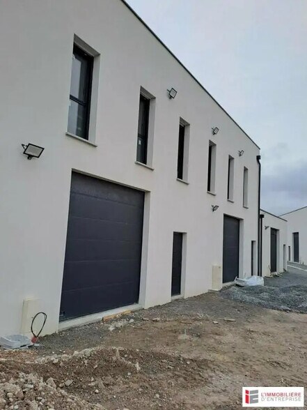 Industriel/Logistique dans Noyal-Châtillon-sur-Seiche à louer - Photo de l’immeuble – Image 3 sur 7