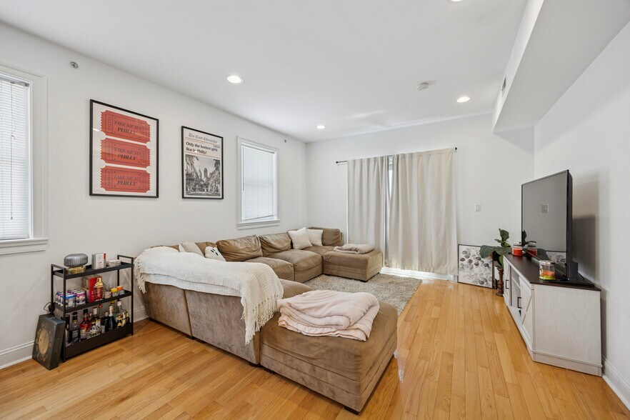 1630 Brown St, Philadelphia, PA à vendre - Photo de l’immeuble – Image 3 sur 7