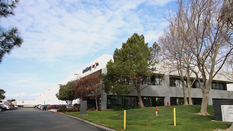 8311 Central Ave, Newark, CA à louer - Photo de l’immeuble – Image 1 sur 1