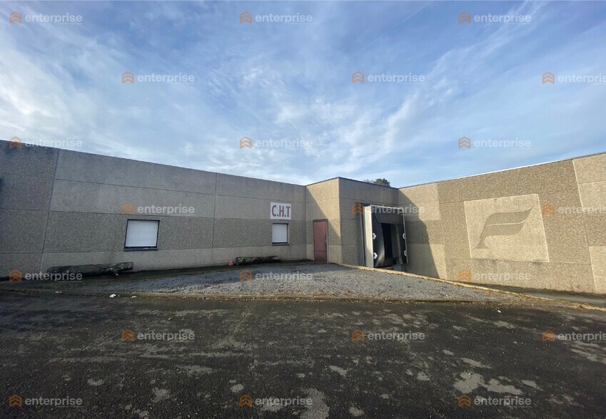 Industriel/Logistique dans Halluin à louer - Photo de l’immeuble – Image 2 sur 4