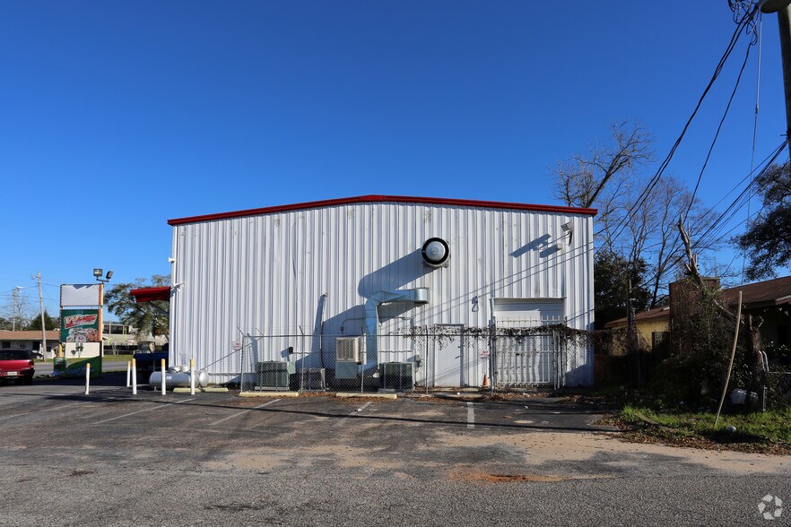 2200 N W St, Pensacola, FL à louer - Photo de l’immeuble – Image 2 sur 6