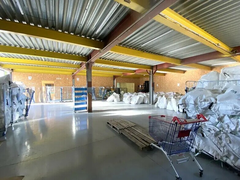 Industriel/Logistique dans Carros à louer - Photo intérieure – Image 3 sur 8
