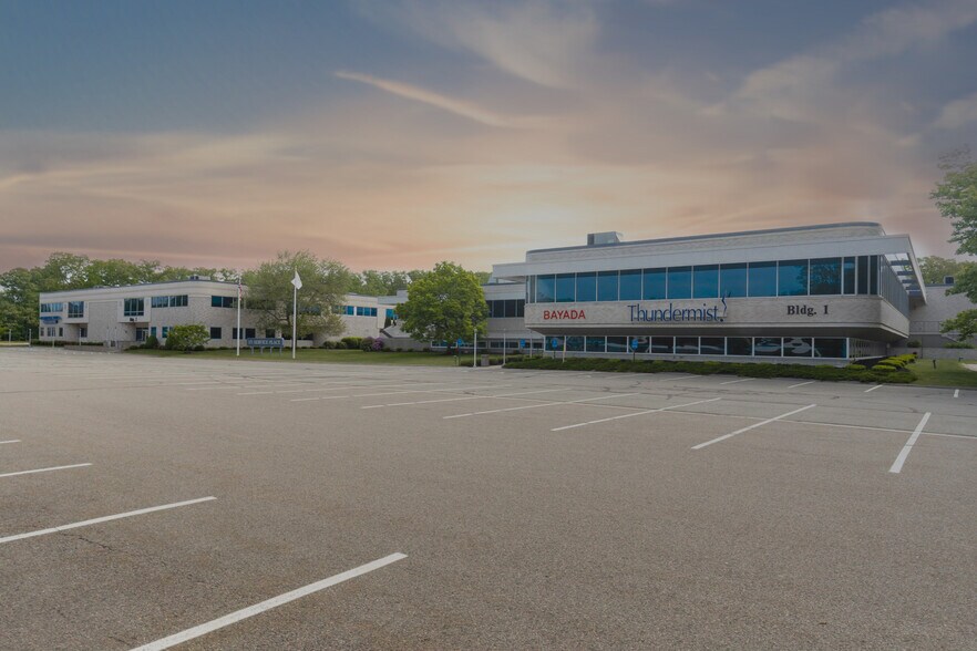 171 Service Ave, Warwick, RI à louer - Photo de l’immeuble – Image 2 sur 10